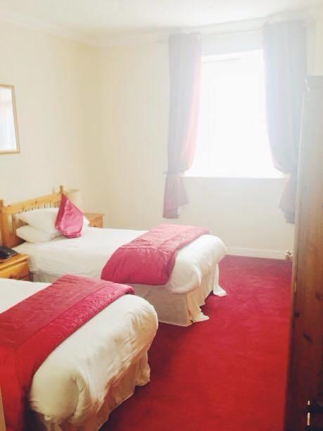The Western Hotel Claremorris Ruang foto